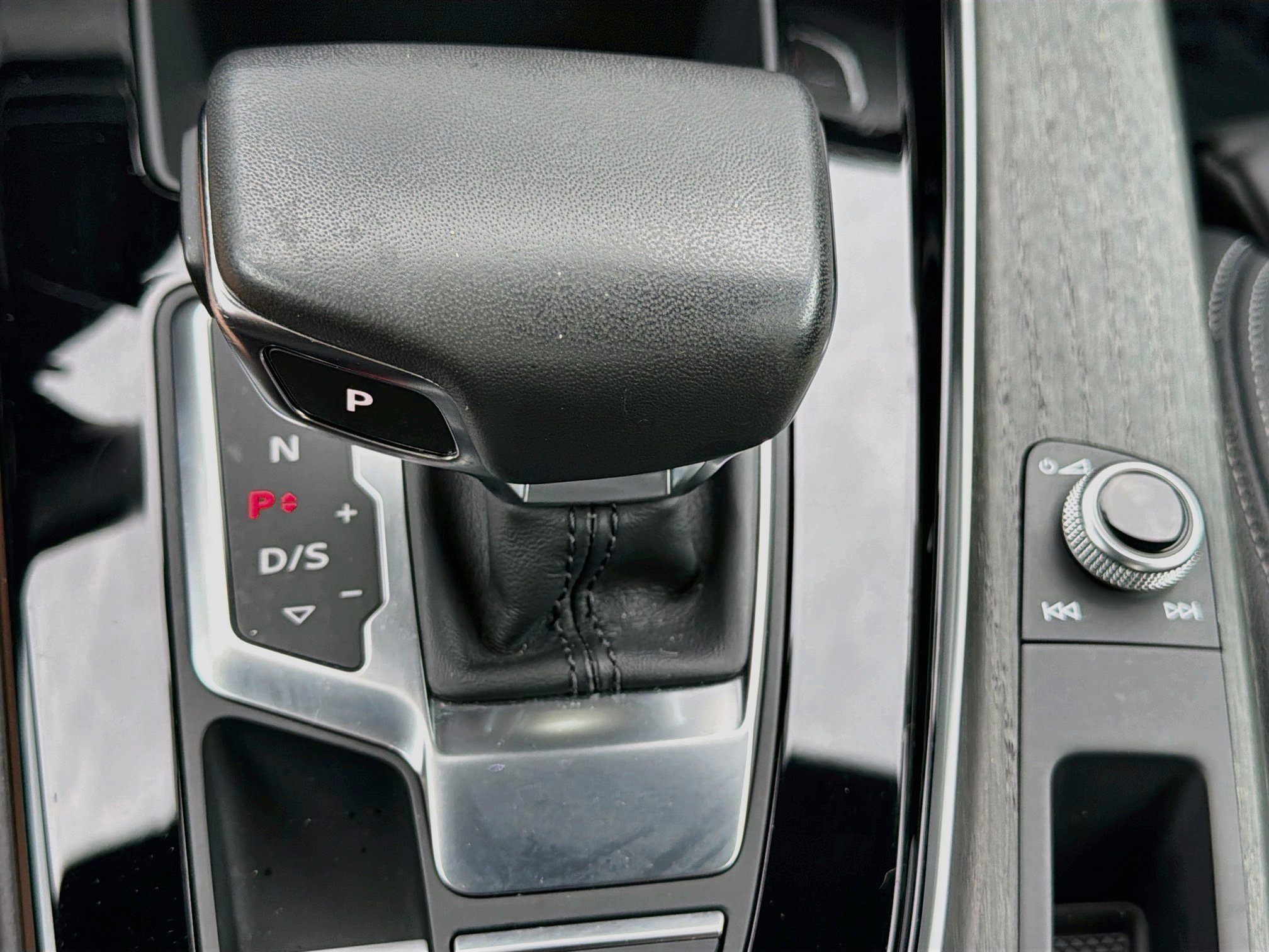 Used 2024 Gray Audi S line Premium image 28