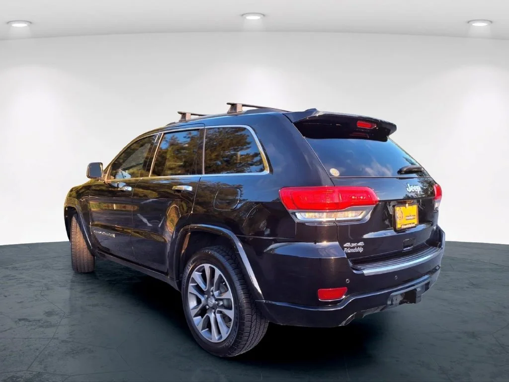 Used 2017 Black Jeep Overland image 10