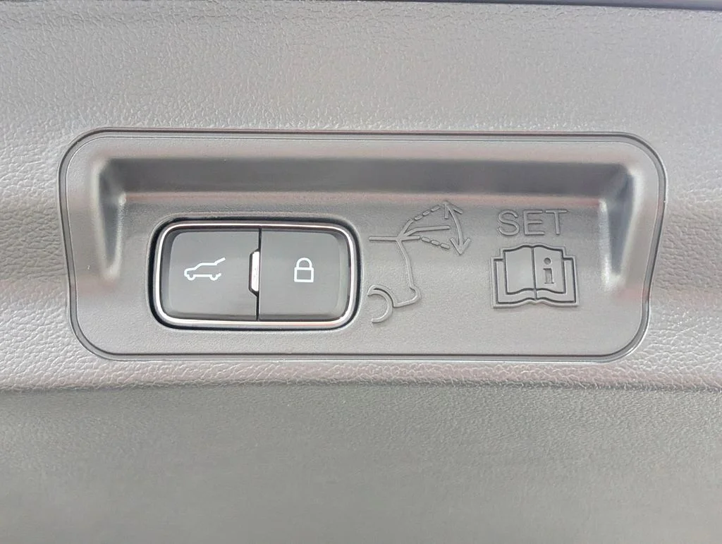 New 2026 Carbonized Gray Metallic Ford Platinum™ image 24