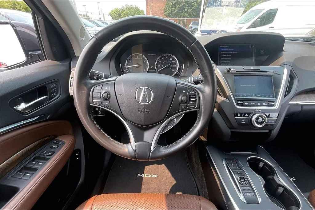 Used 2019 Gray Acura 3.5L Technology Package image 4