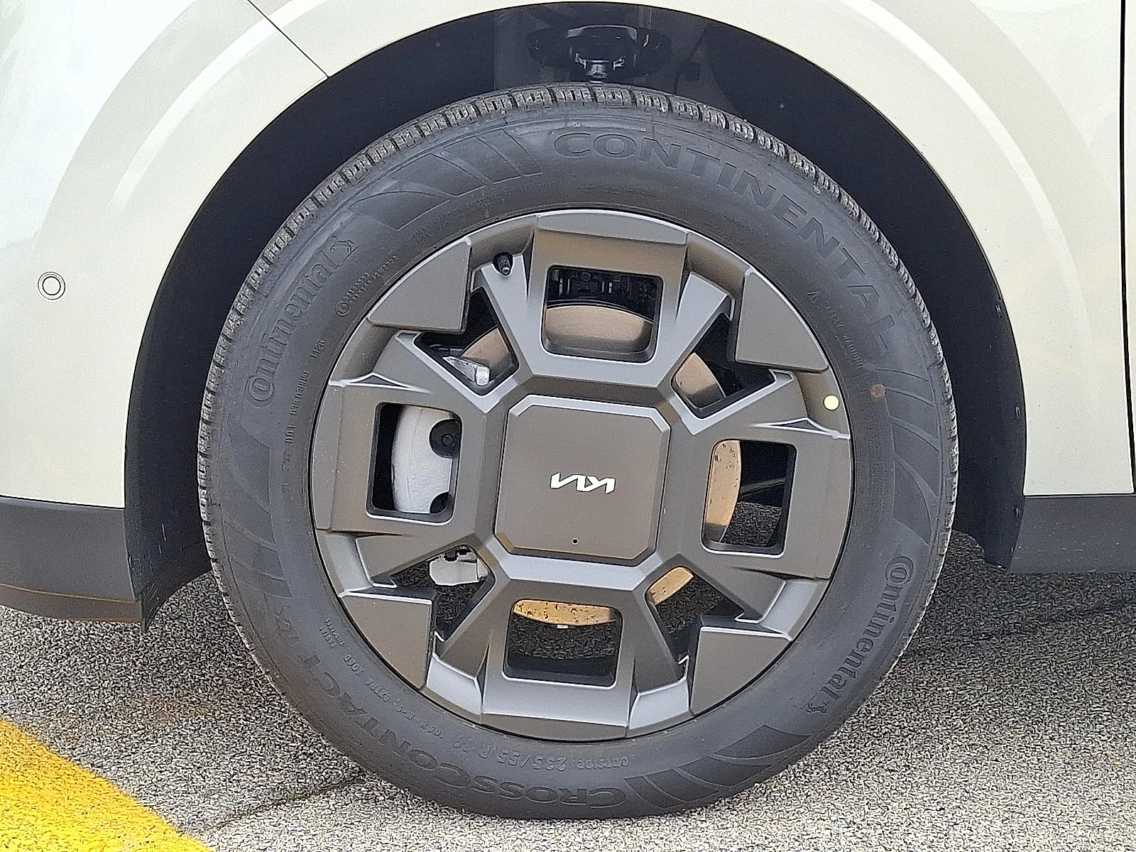 New 2027 Silver Kia SX image 7