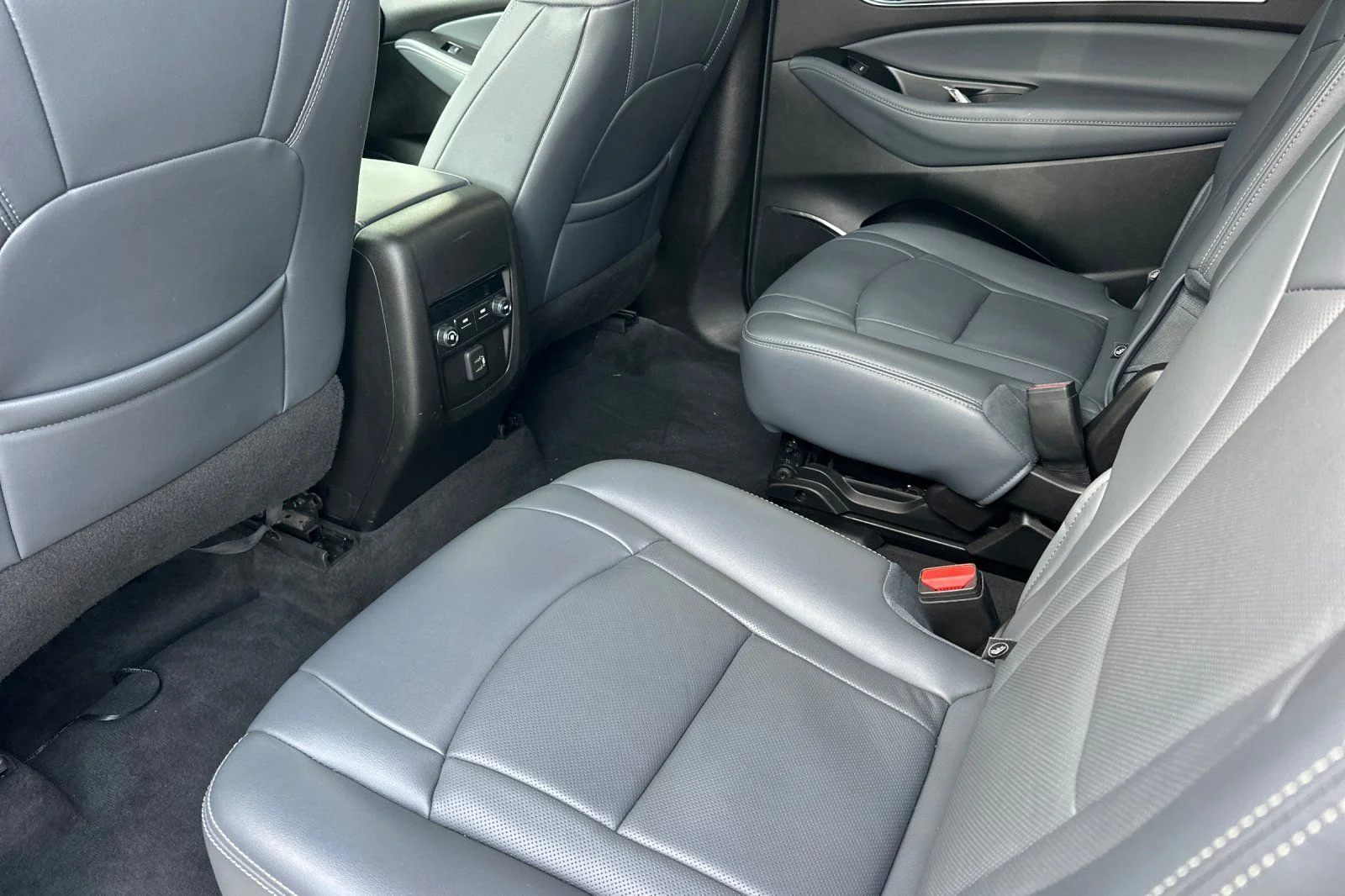 Used 2022 White Buick Essence image 11