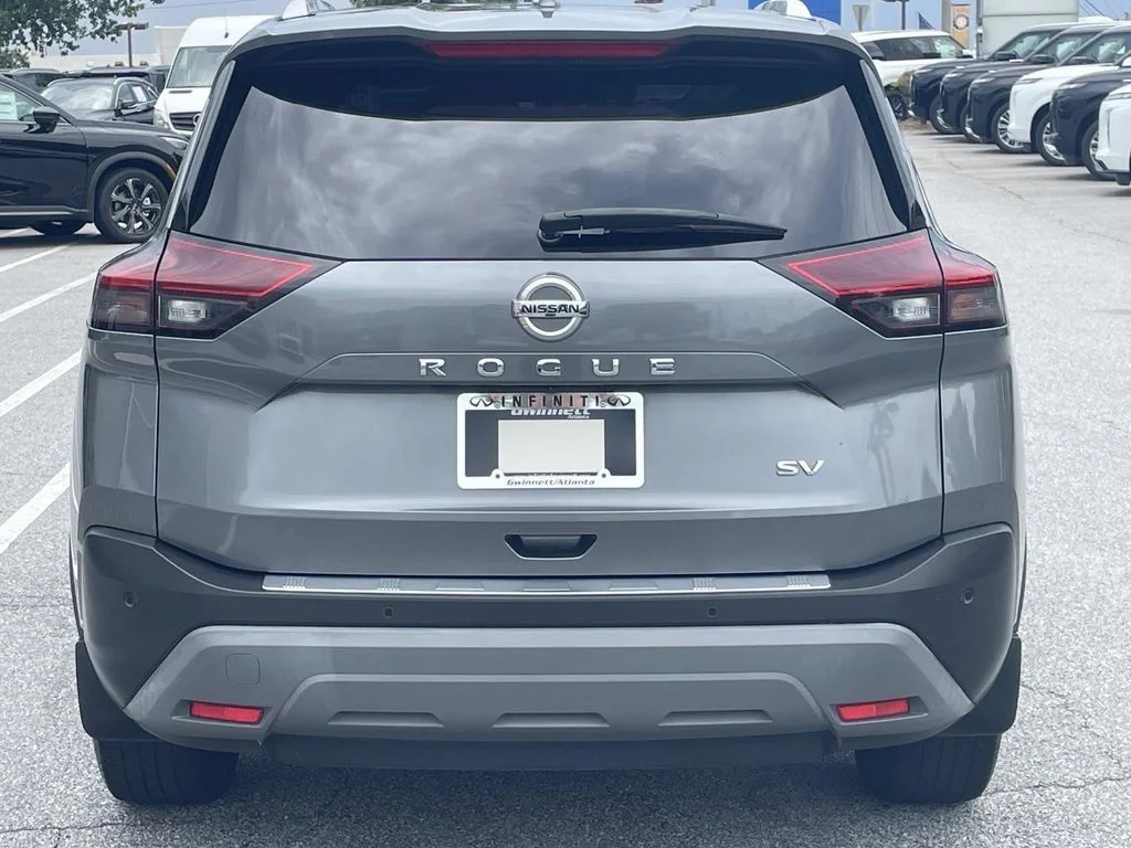 Used 2021 Gray Nissan SV image 3