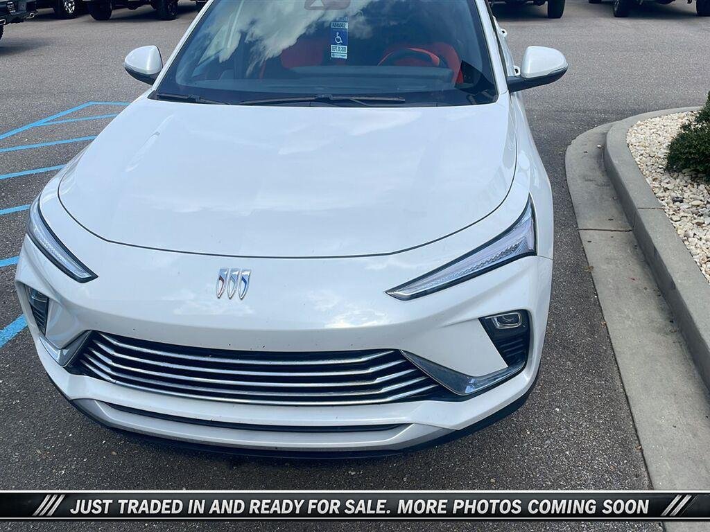 Used 2024 White Frost Tricoat Buick Preferred image 1
