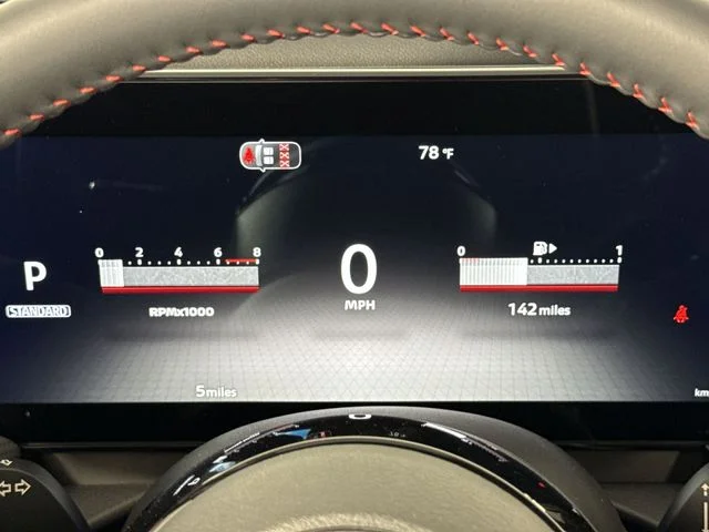 New 2026 Aspen White TriCoat / Super Black Two-tone Nissan SR image 15