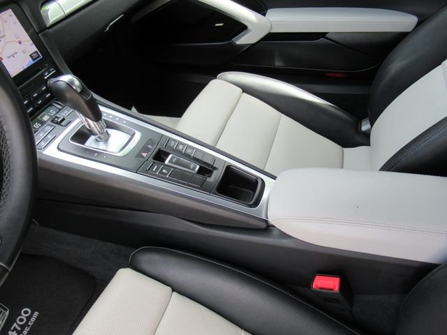 Used 2019 Blue Porsche Base image 17