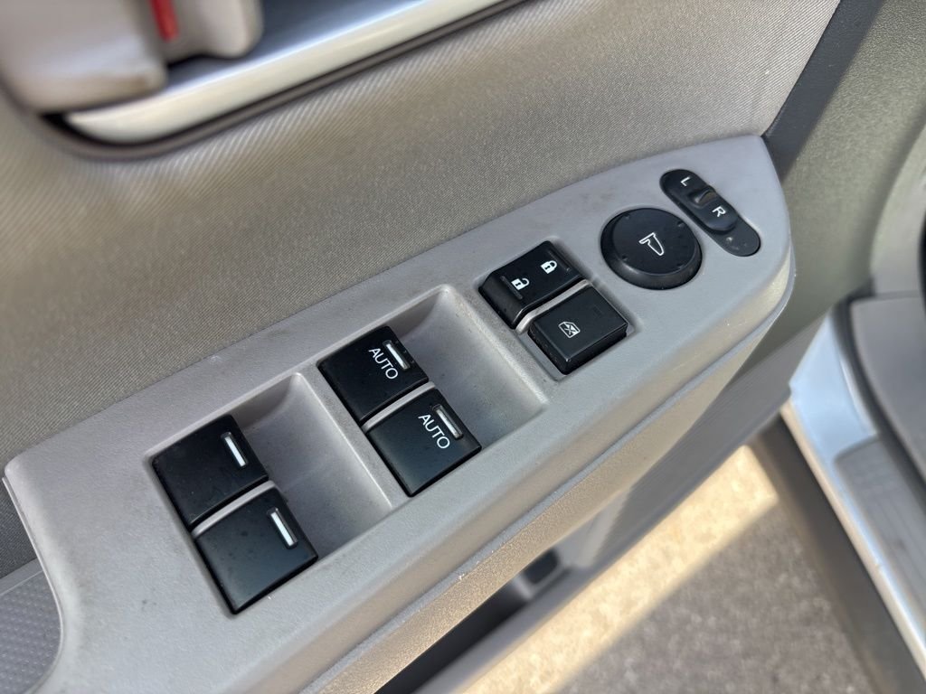 Used 2011 Gray Honda LX image 17