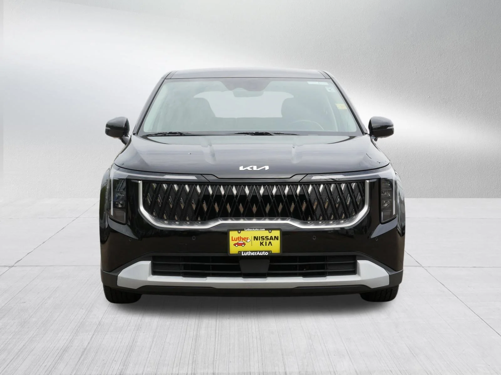 Used 2025 Kia Carnival LXS with VIN KNDNB5K31S6495426 for sale in Inver Grove, Minnesota