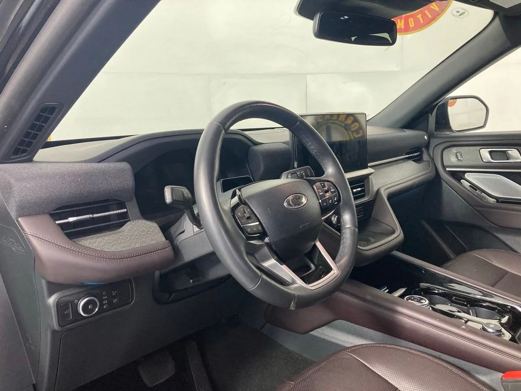 Used 2025 Black Ford Platinum image 15