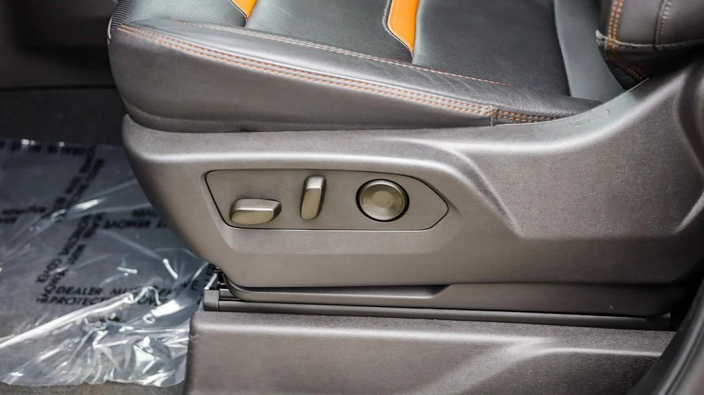 Used 2025 Black GMC AT4 image 25