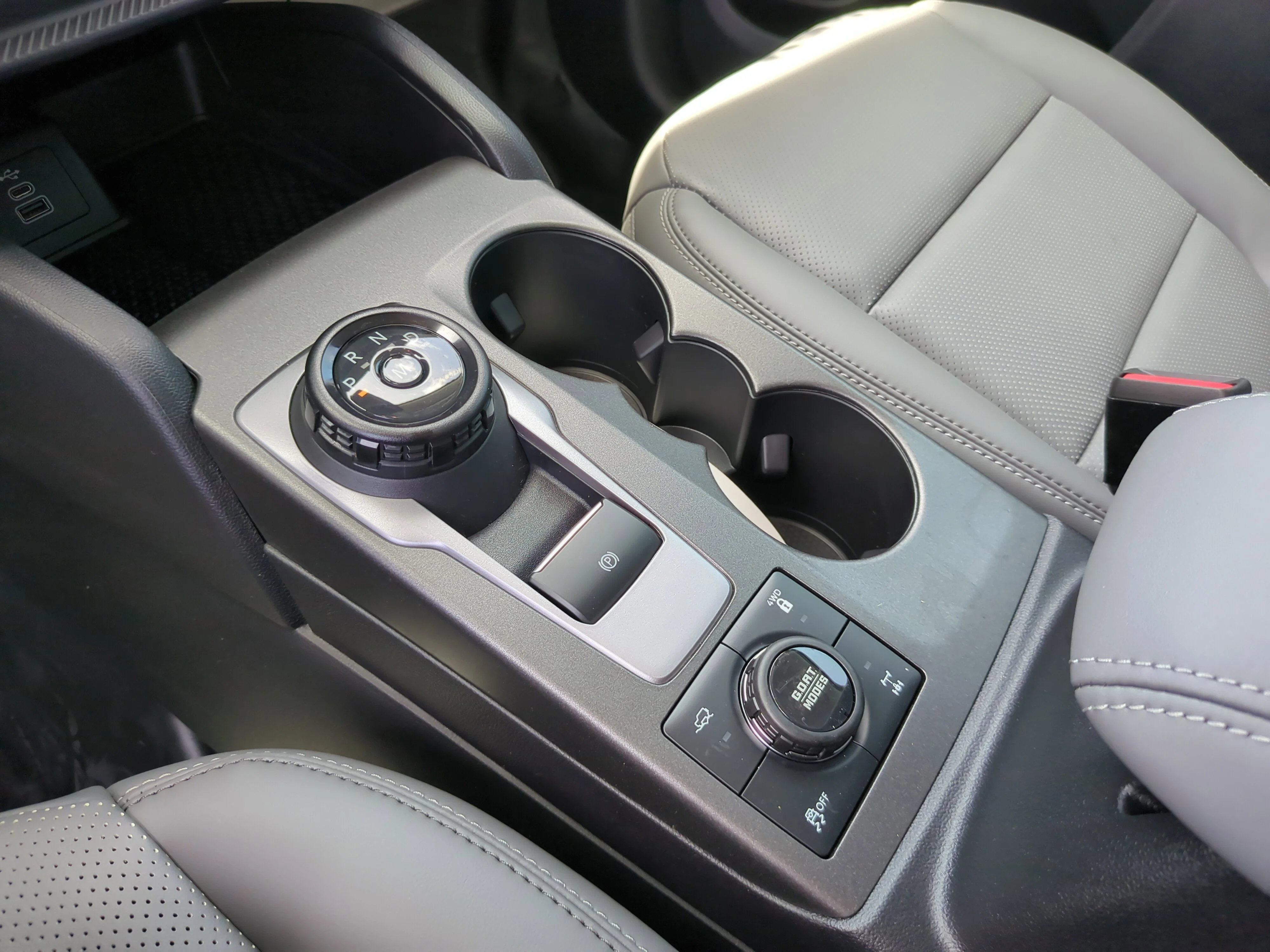 New 2026 Azure Gray Metallic Tri-Coat Ford Badlands® image 25