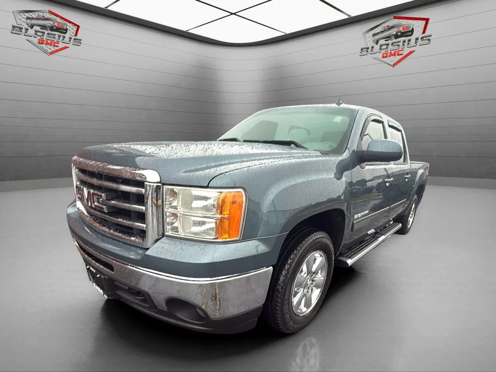 Used 2012 STEALTH GRAY METALLIC GMC SLT image 1