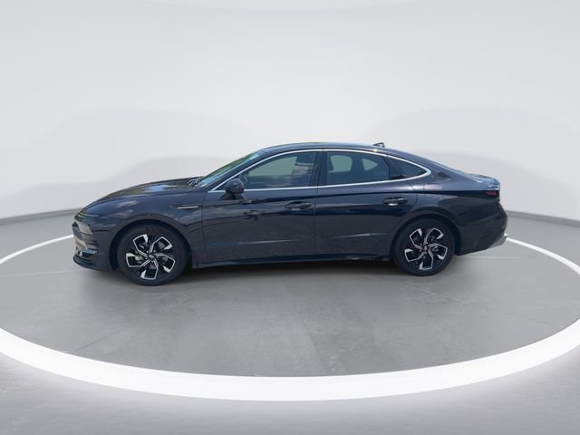 Certified Used 2025 Blue Hyundai SEL image 5