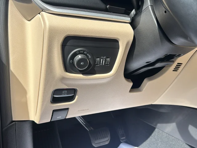 Used 2022 Red Jeep Limited image 28