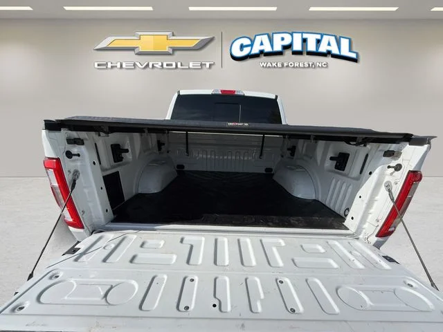 Used 2023 White Ford Lariat image 34