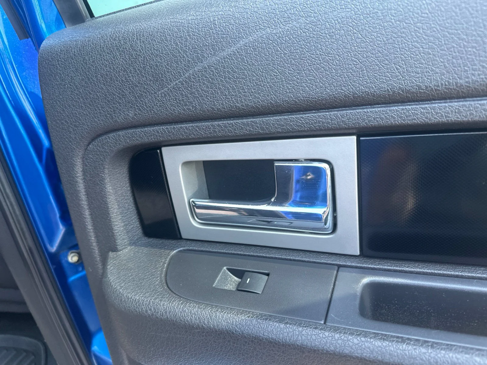 Used 2012 Blue Ford XL image 28