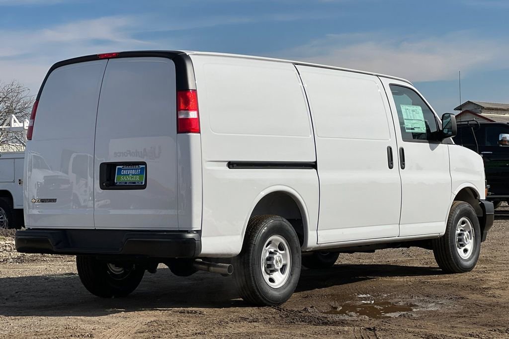 2025 Chevrolet Express Cargo Work Van - Photo 6