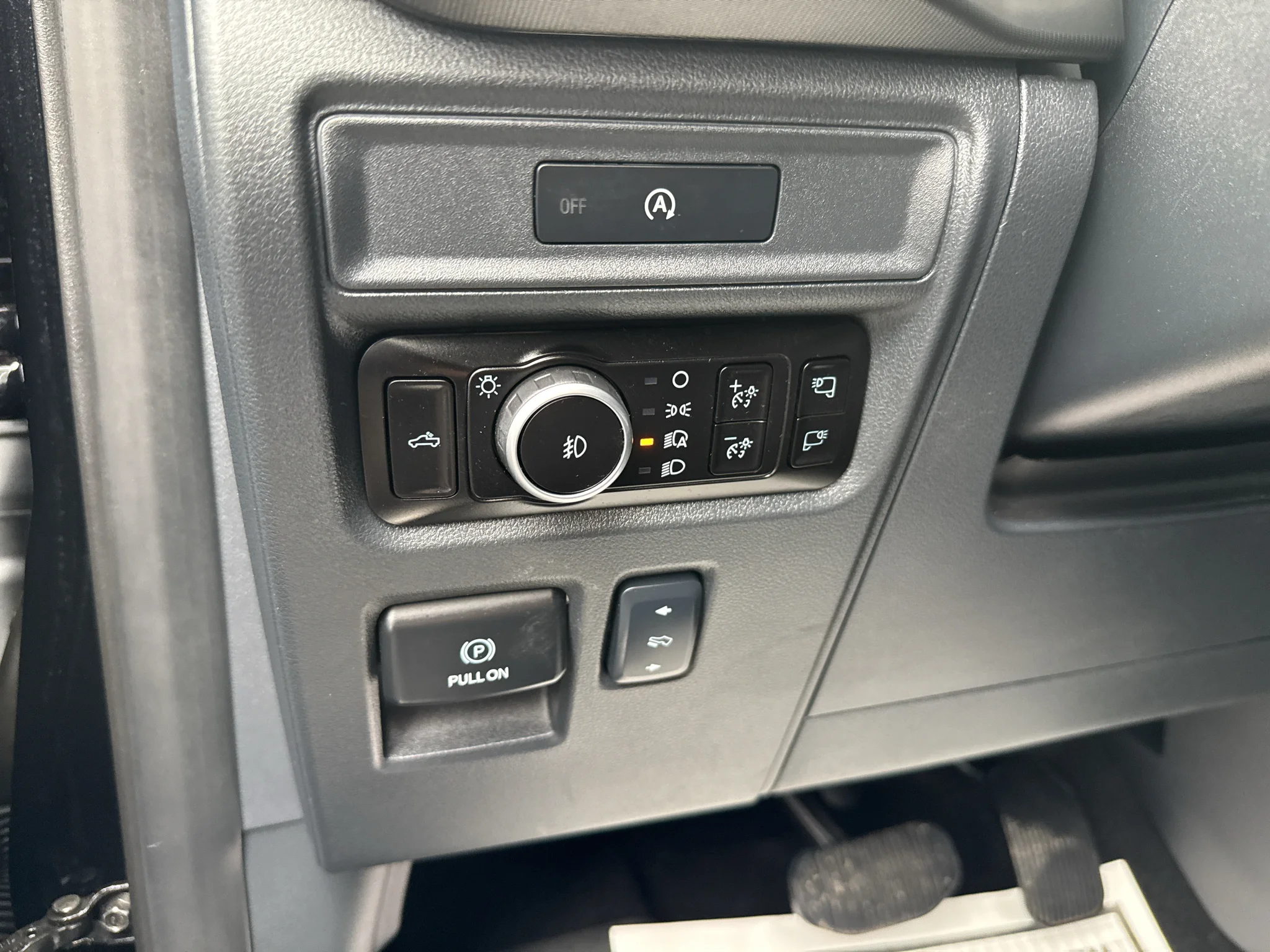 Used 2025 Agate Black Metallic Ford Platinum image 11