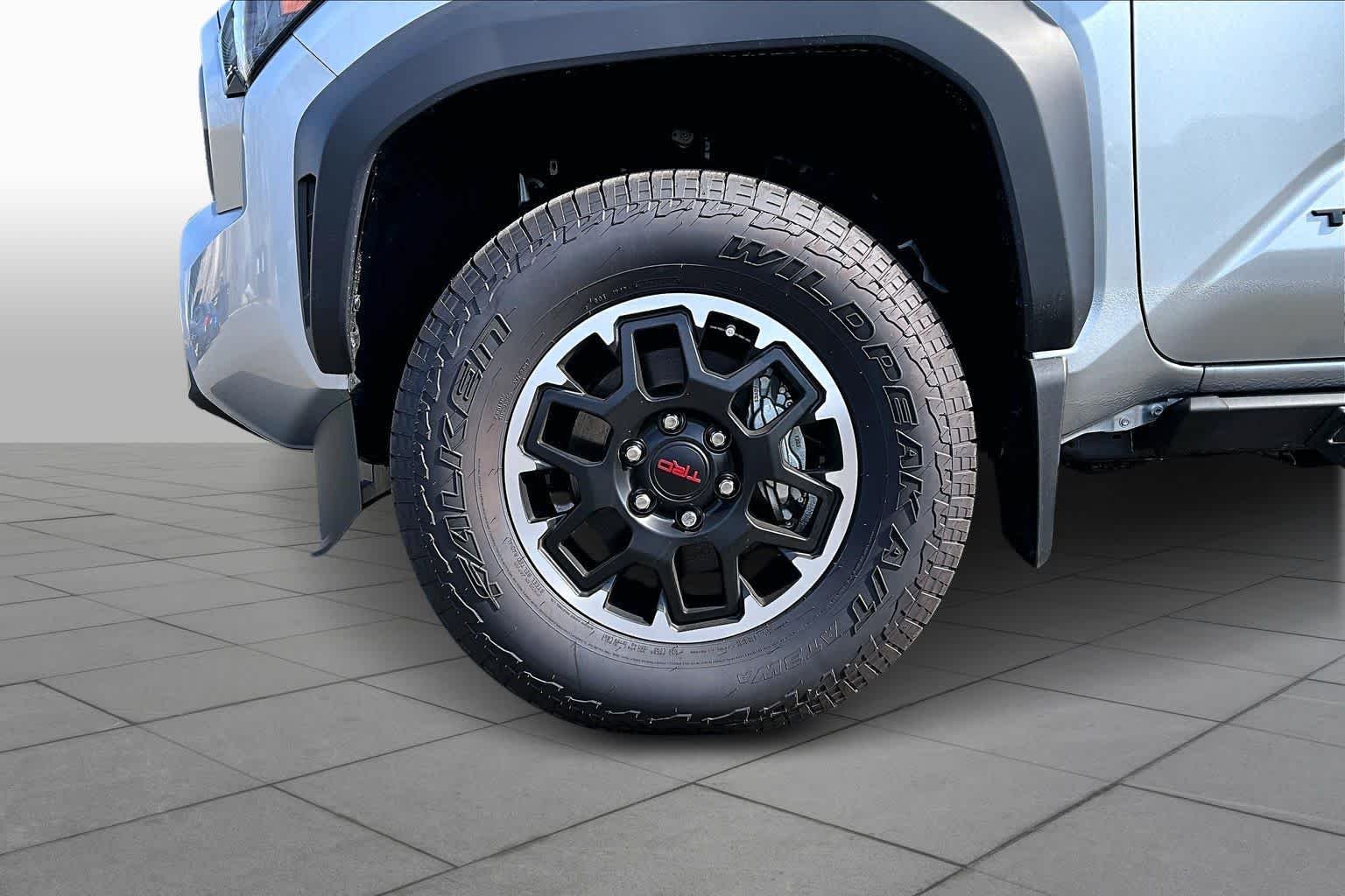 2025 Toyota Tacoma TRD Off Road - Photo 11
