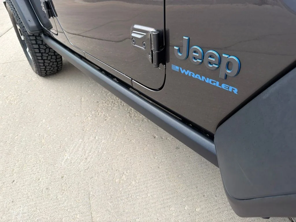 Used 2024 Gray Jeep Rubicon 4xe image 9
