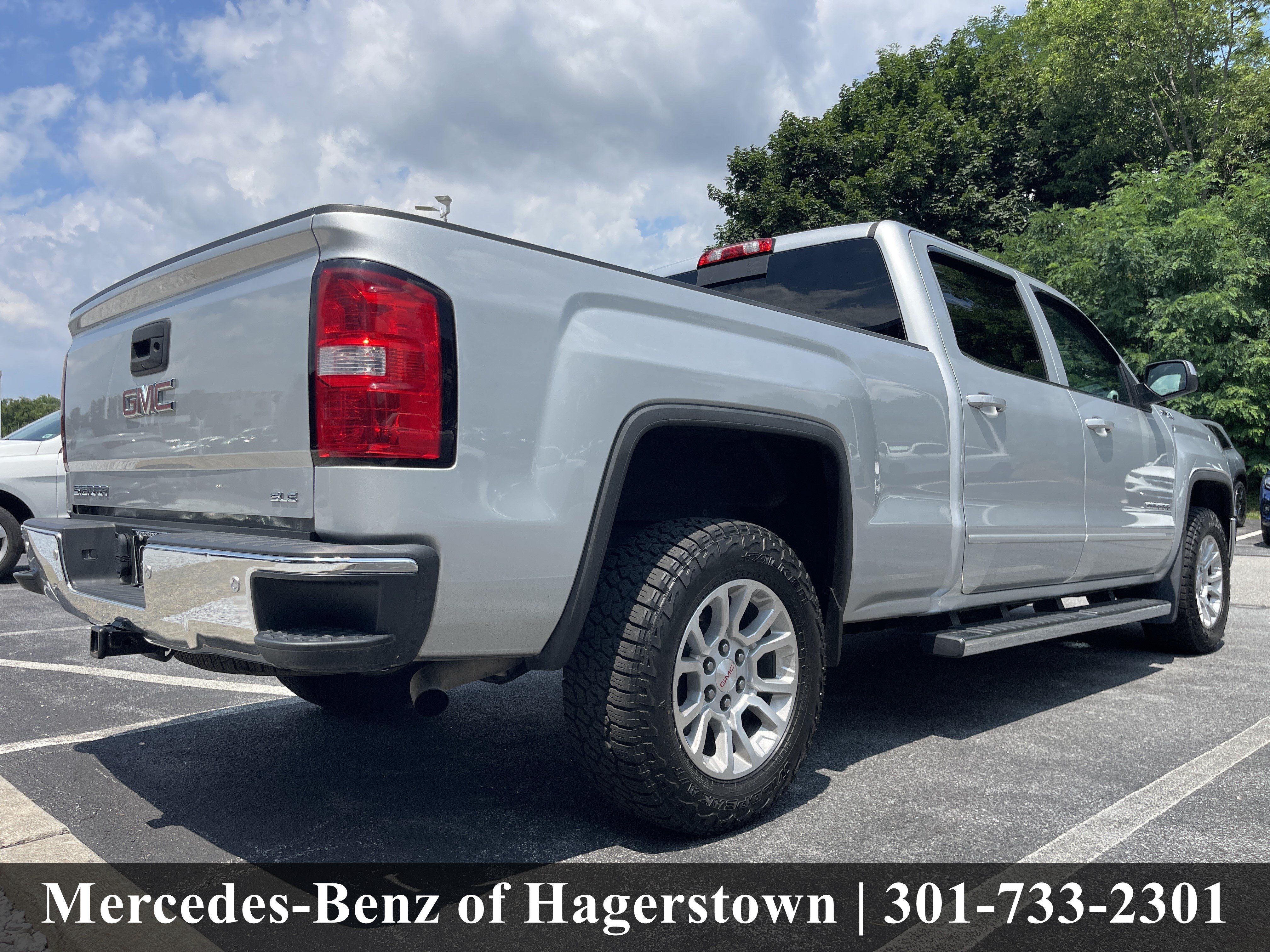 Used 2015 Quicksilver Metallic GMC SLE 4WD Crew Cab 153.0 image 33