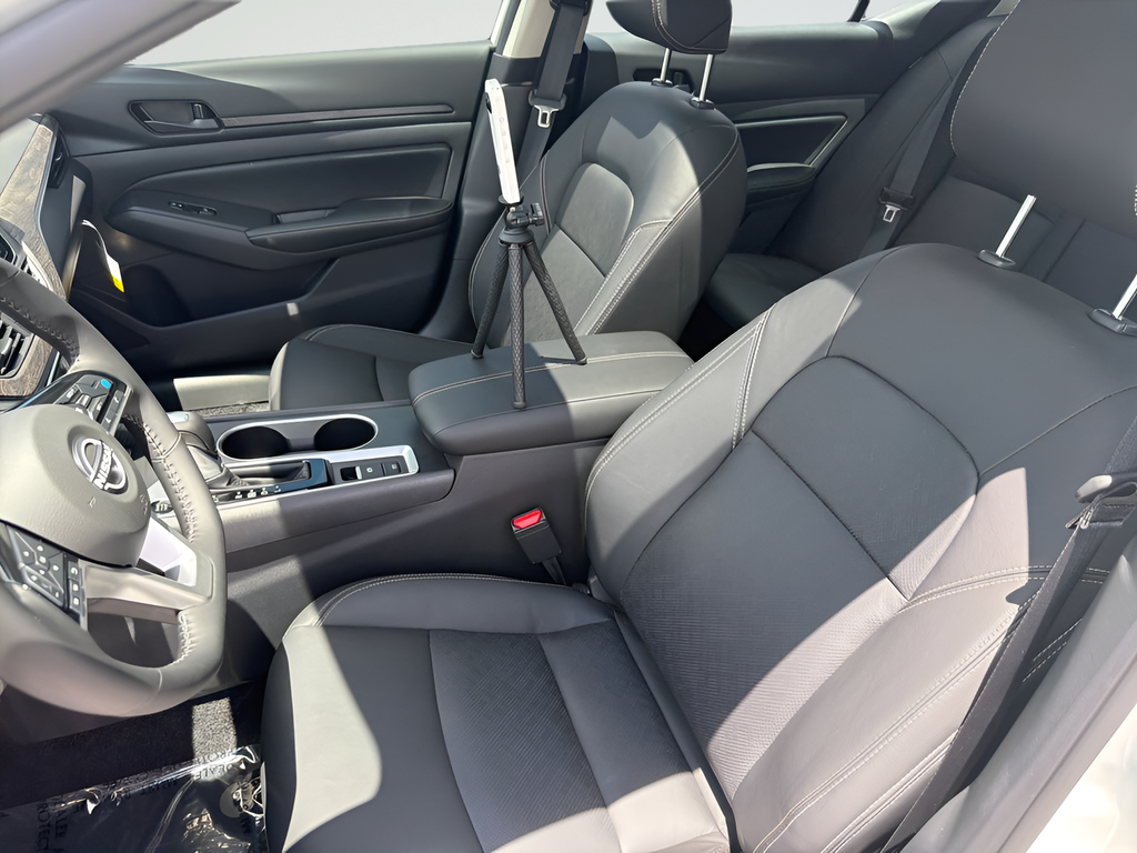 New 2026 White Nissan 2.5 SV image 30