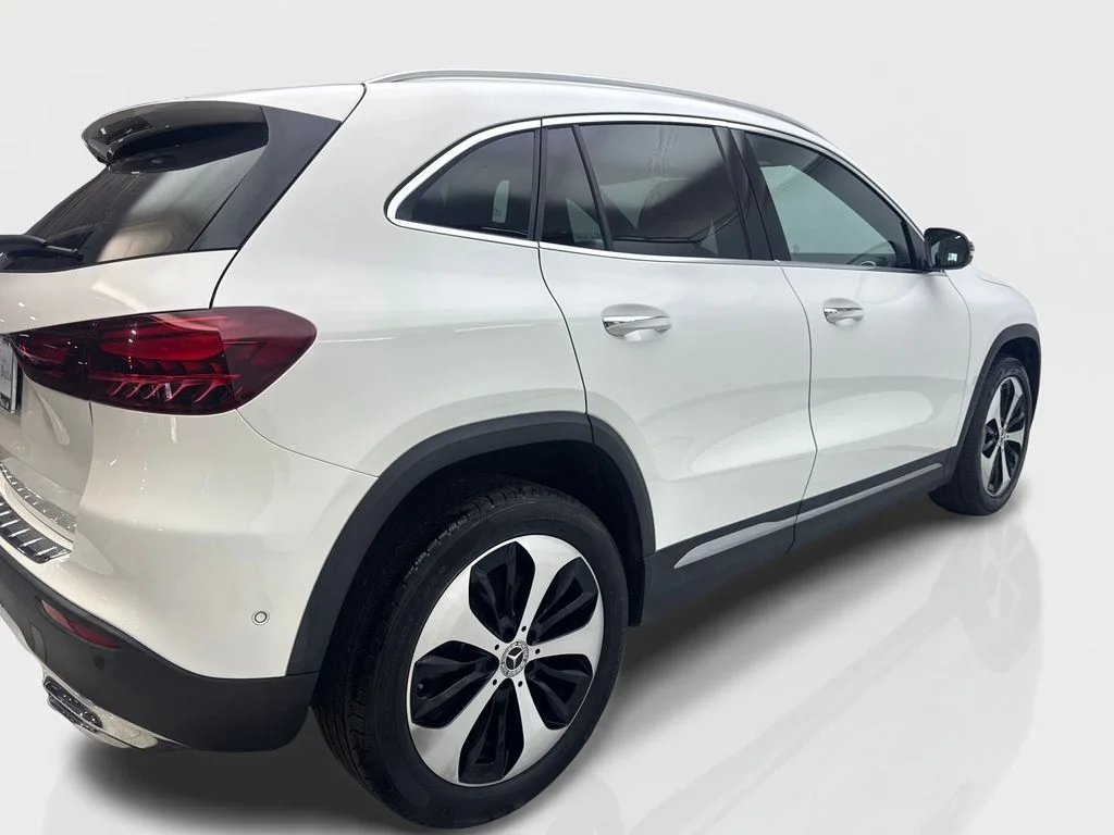 Used 2025 White Mercedes-Benz GLA 250 image 13