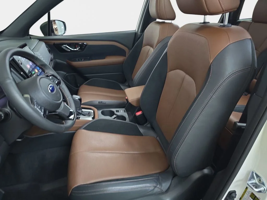 Used 2025 White Subaru Touring image 18