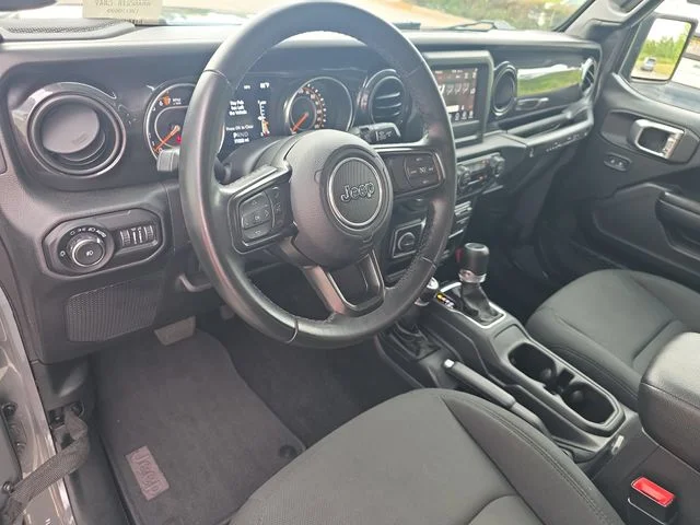 Used 2020 Gray Jeep Unlimited Sport Altitude image 16
