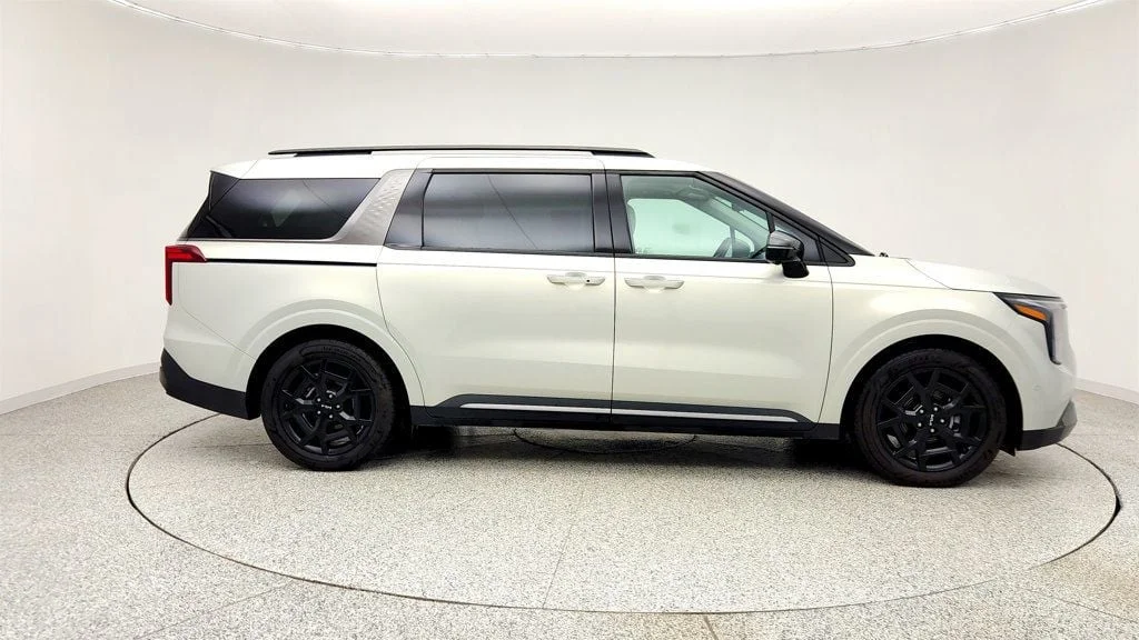 Used 2025 Ivory Silver Kia SX Prestige w/ Dual Rear Entertainment & VIP 2nd Row Seats image 4
