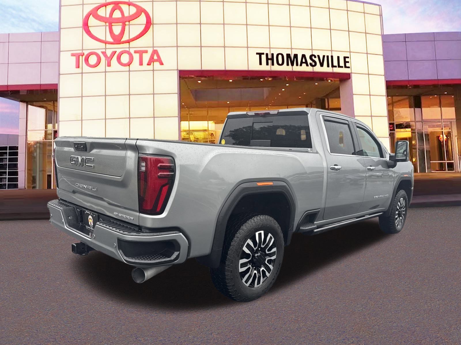 Used 2025 Sterling Metallic GMC Denali Ultimate image 5