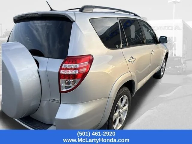 Used 2012 Classic Silver Metallic TOYOTA LIMITED image 2