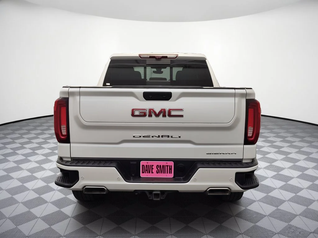 Used 2021 White Frost Tricoat GMC Denali image 11