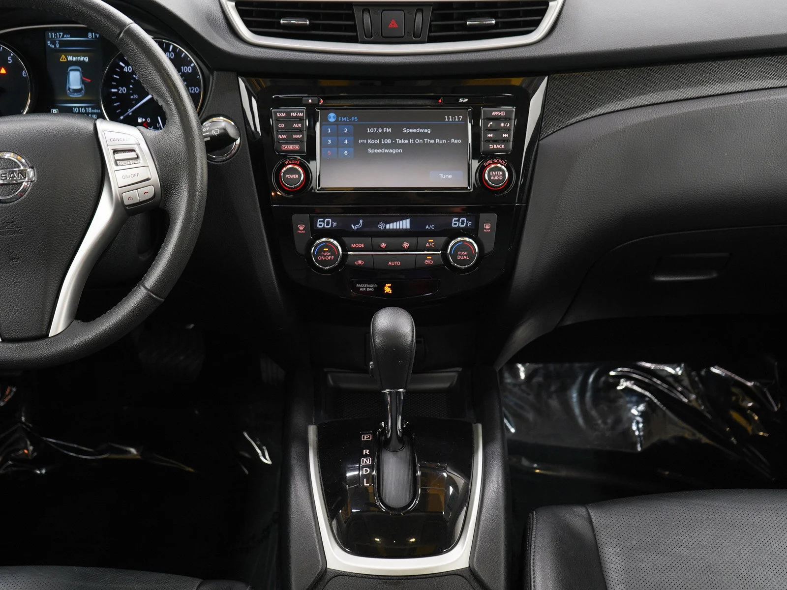 Used 2016 Pearl White Nissan SL image 17