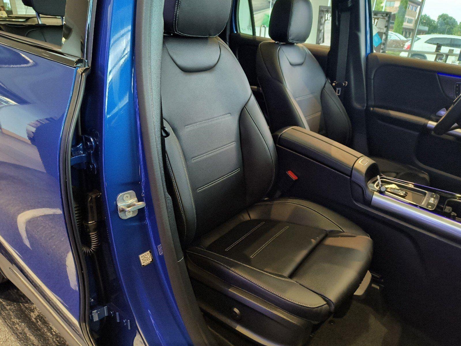 New 2025 Starling Blue Metallic Mercedes-Benz AMG® GLA 35 4MATIC® SUV image 13