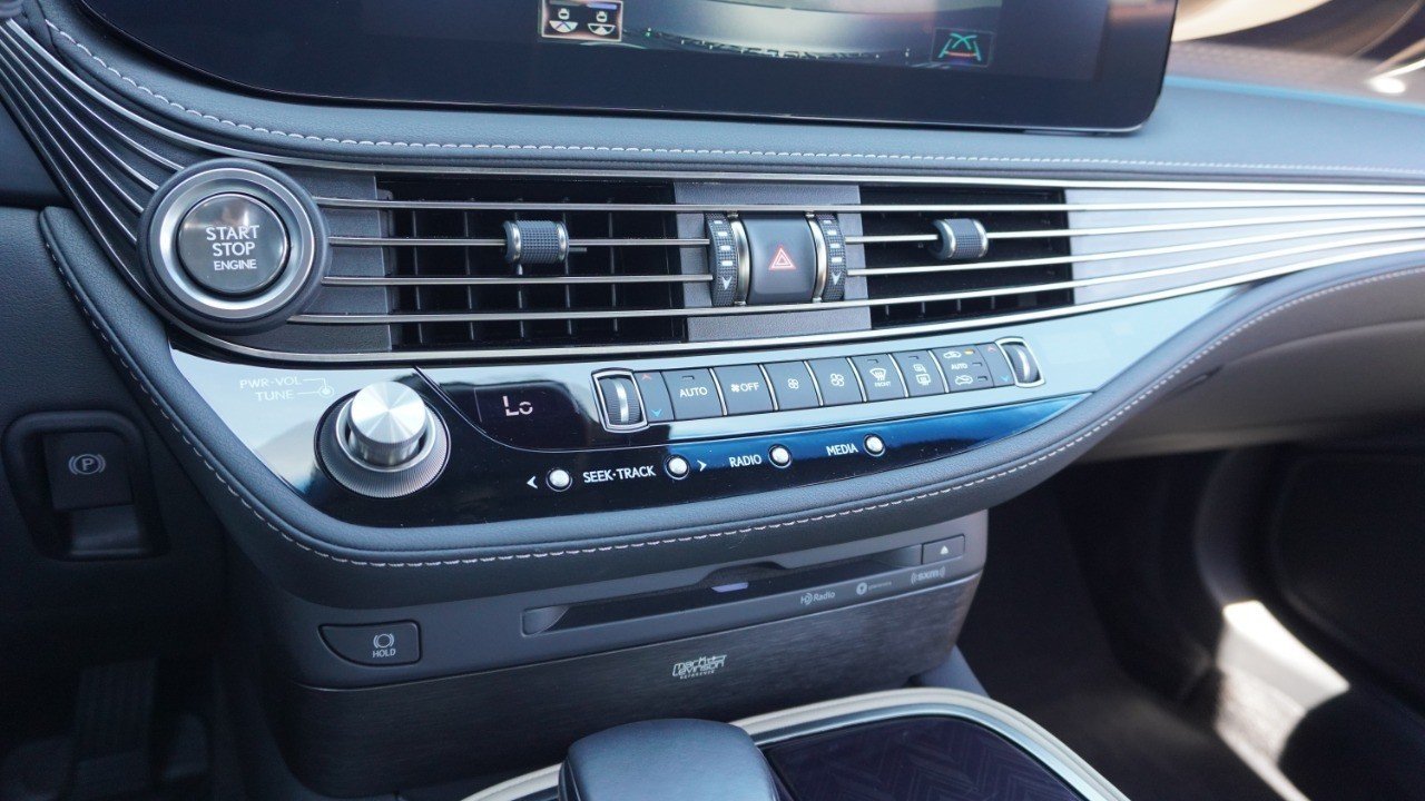 Certified Used 2022 Manganese Lexus LS 500 image 19