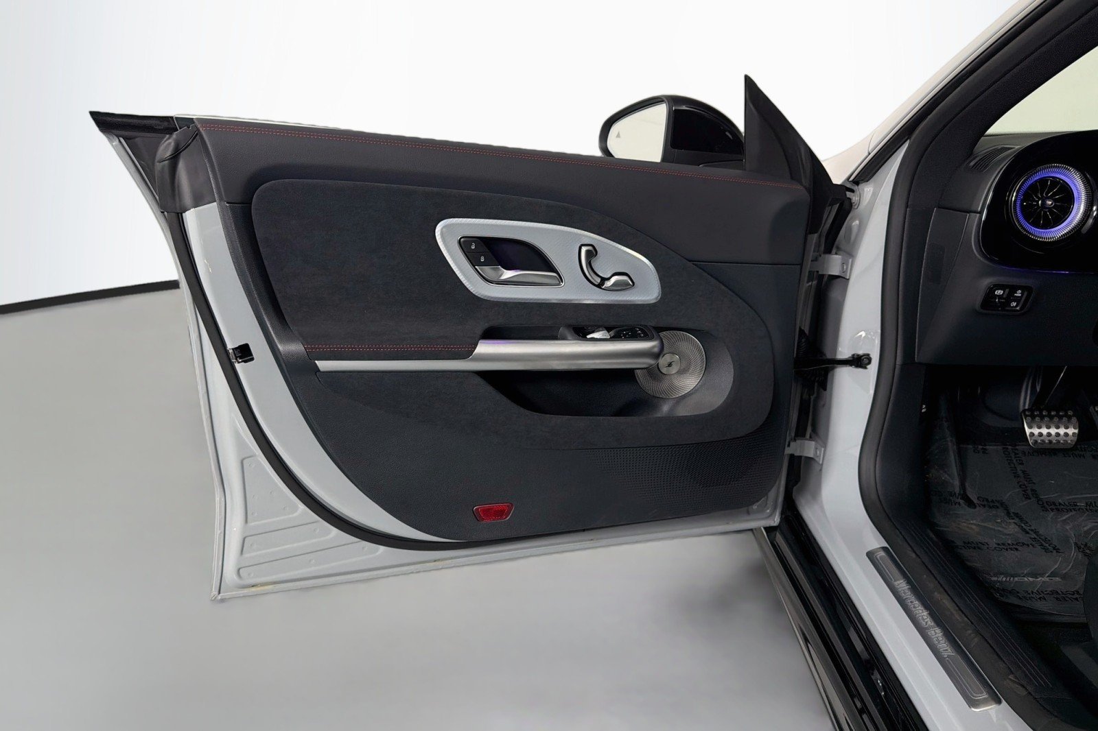New 2027 MANUFAKTUR Alpine Grey Mercedes-Benz CLA 220 Hybrid image 20