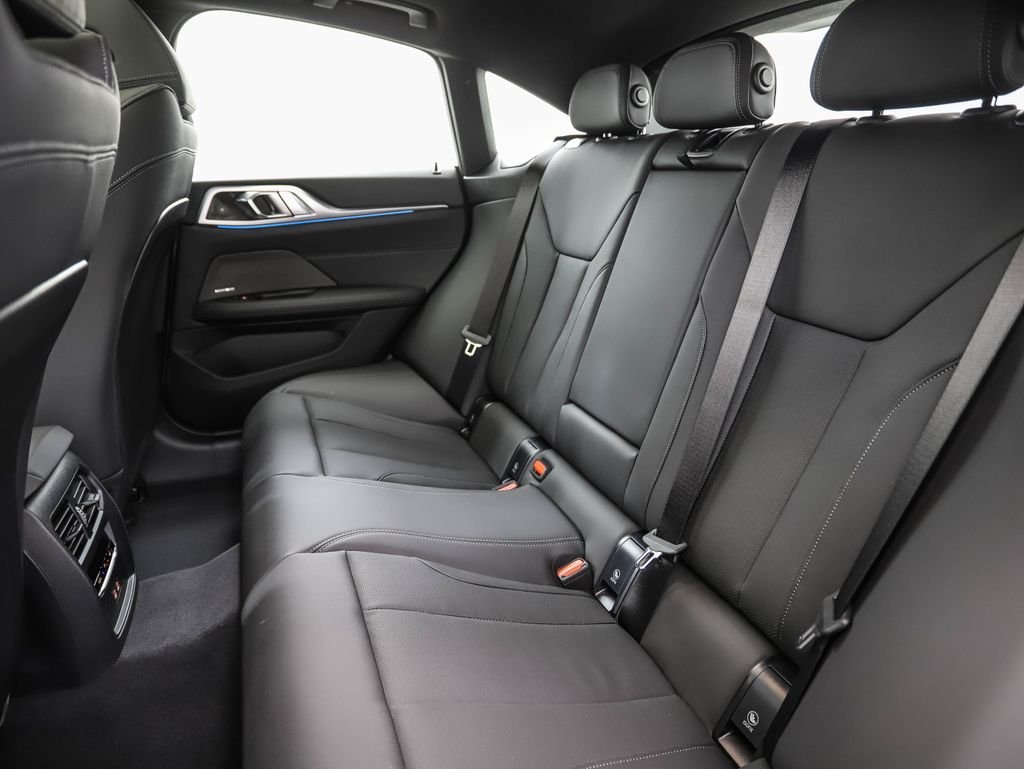 2025 BMW i4 40 - Photo 22