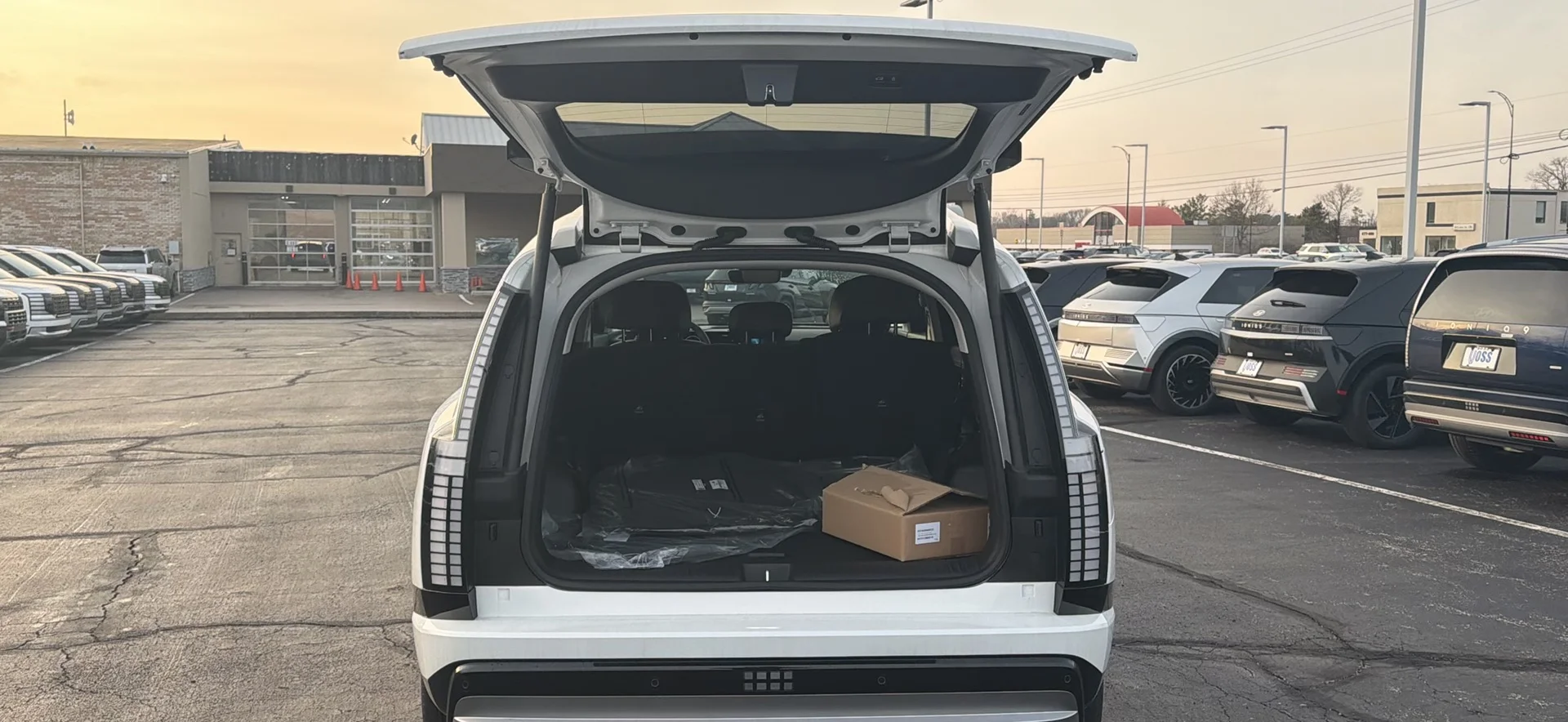 New 2026 Snow White Pearl Hyundai SEL image 7