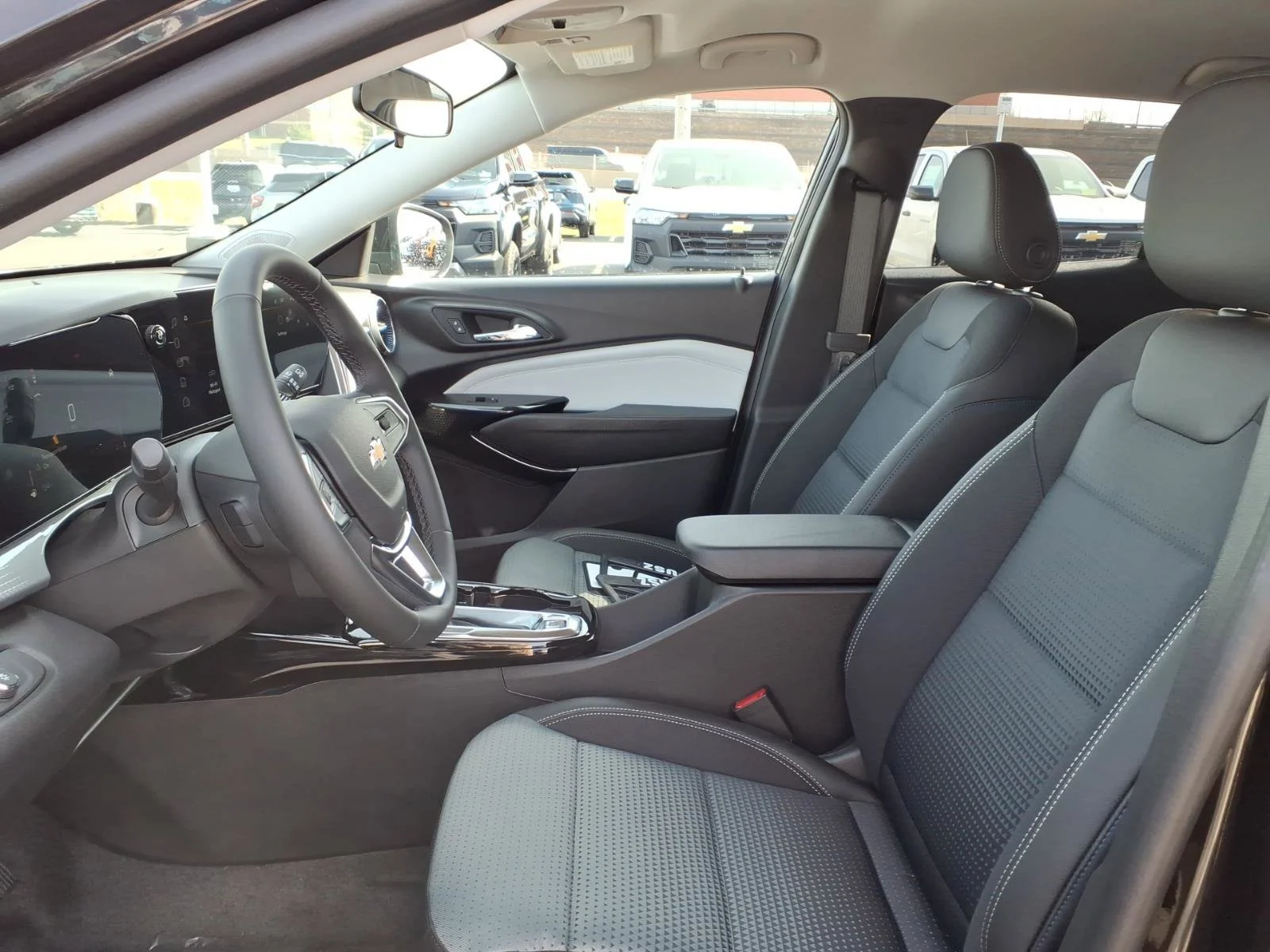 2026 Chevrolet Trax LT - Photo 14