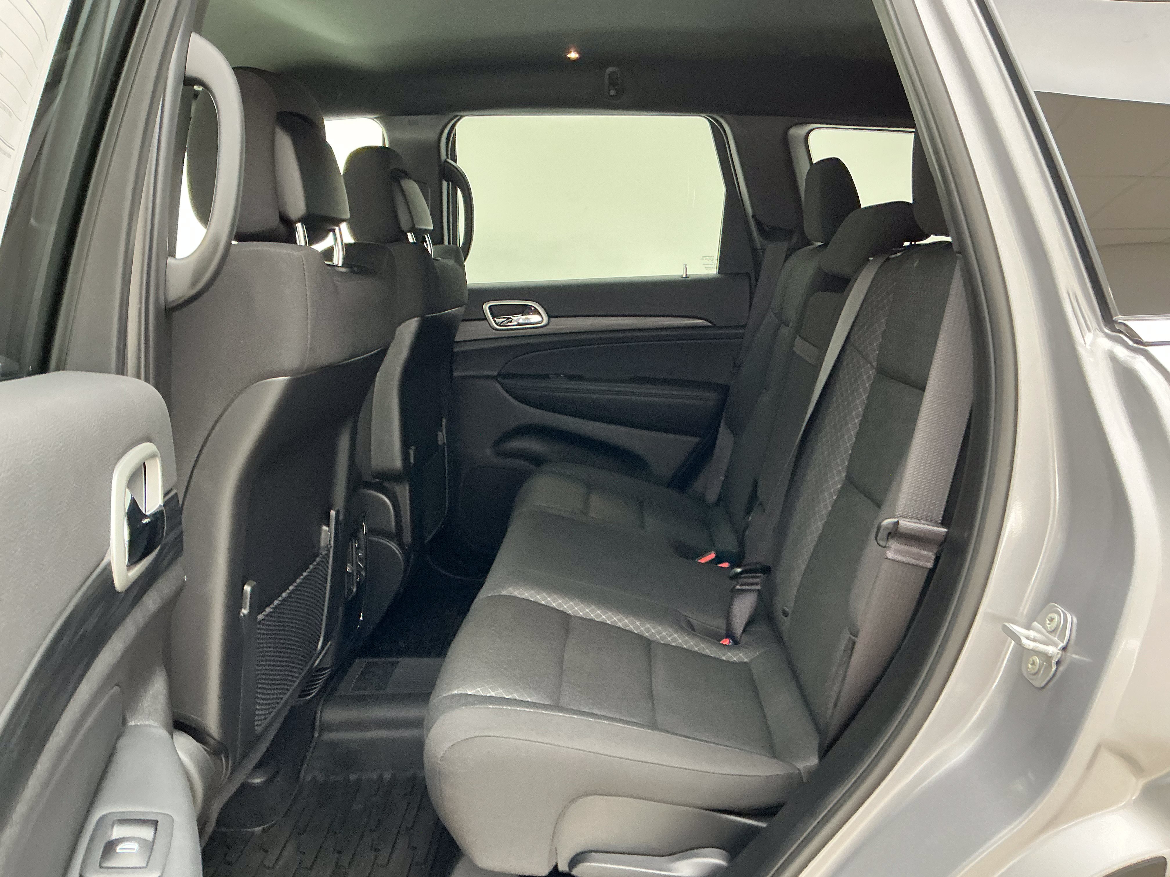 Used 2021 Billet Silver Metallic Clearcoat Jeep Laredo E image 17