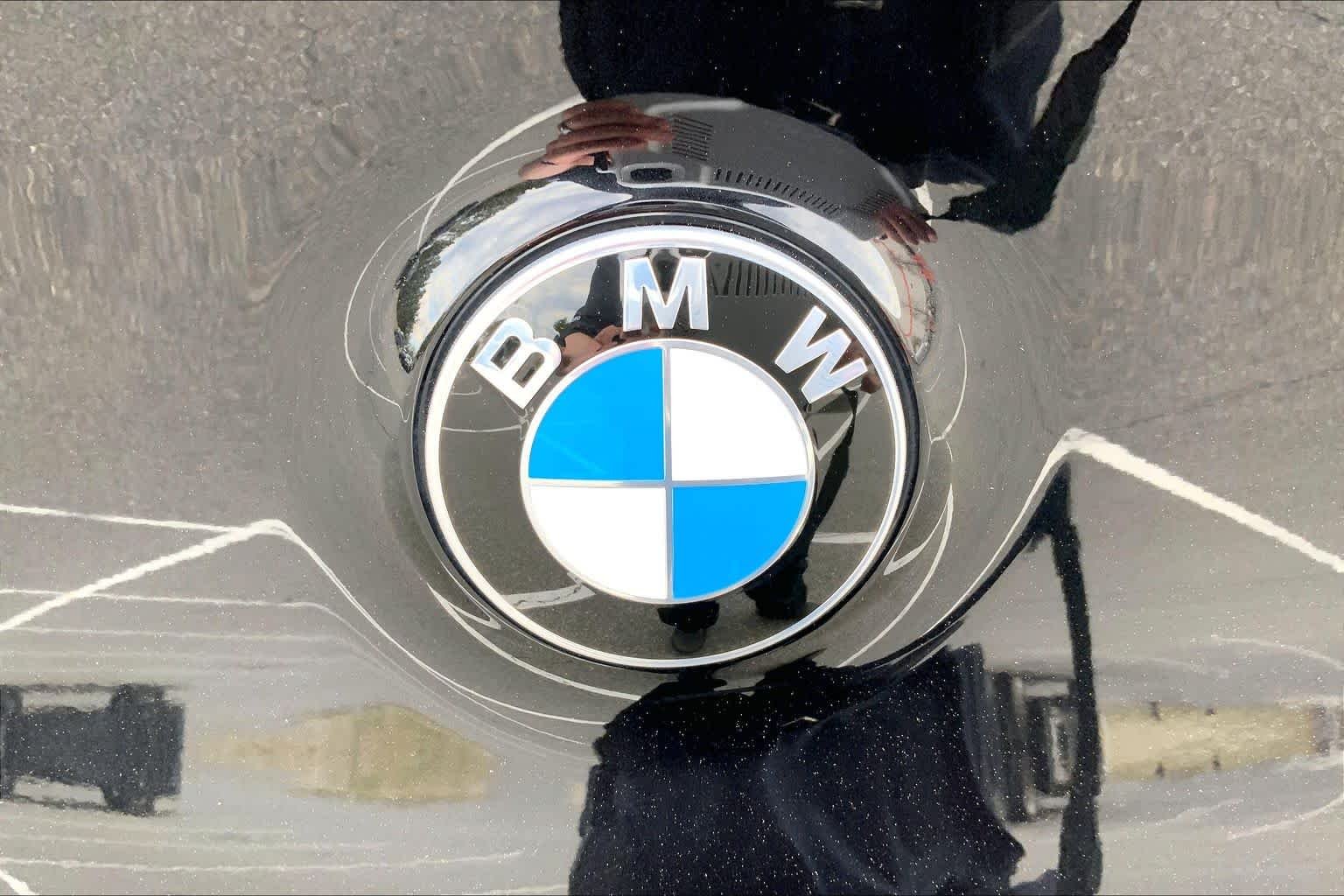 Certified Used 2025 Black Sapphire Metallic BMW M50 xDrive image 9