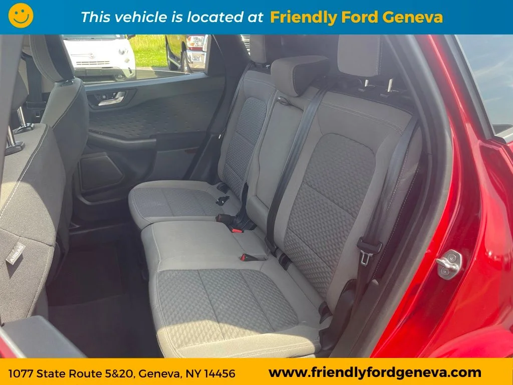Used 2020 Red Ford SE image 29