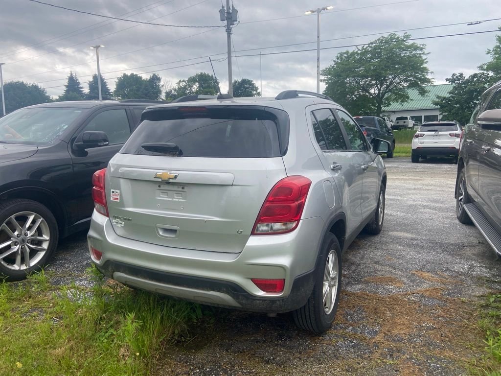 Used 2019 Silver Ice Metallic Chevrolet LT image 5