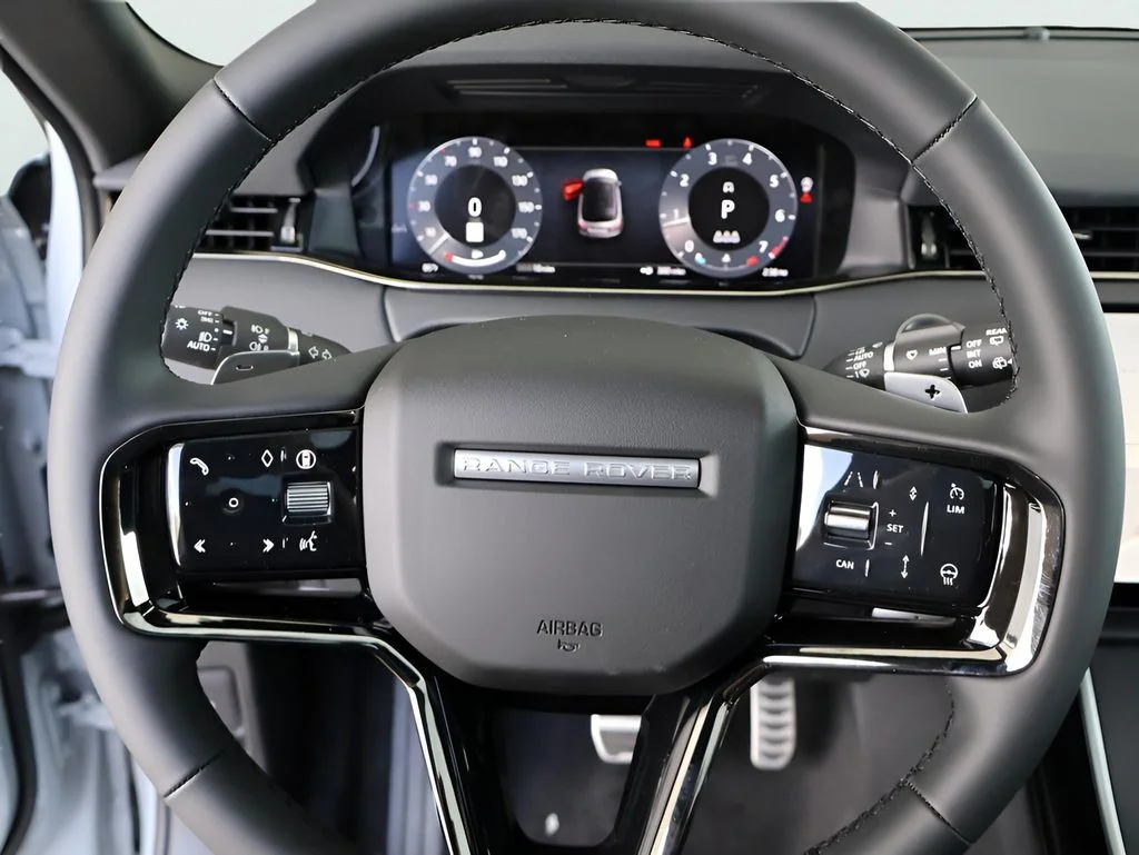 Certified Used 2026 Arroios Gray Metallic Land Rover Dynamic image 57