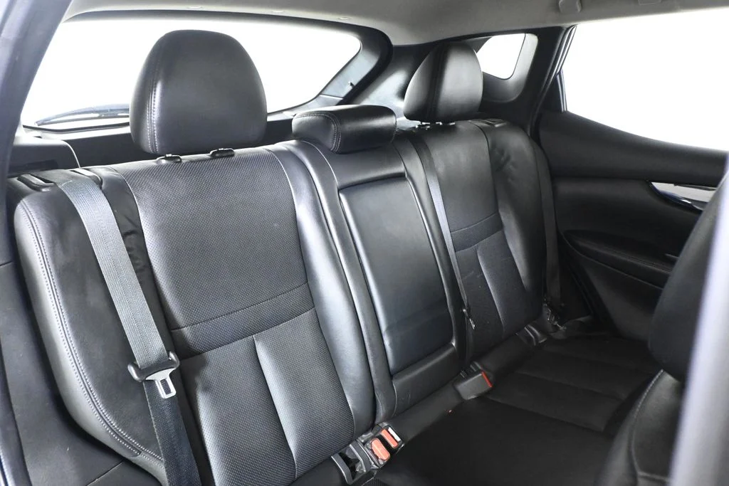 Used 2017 Blue Nissan SL image 32