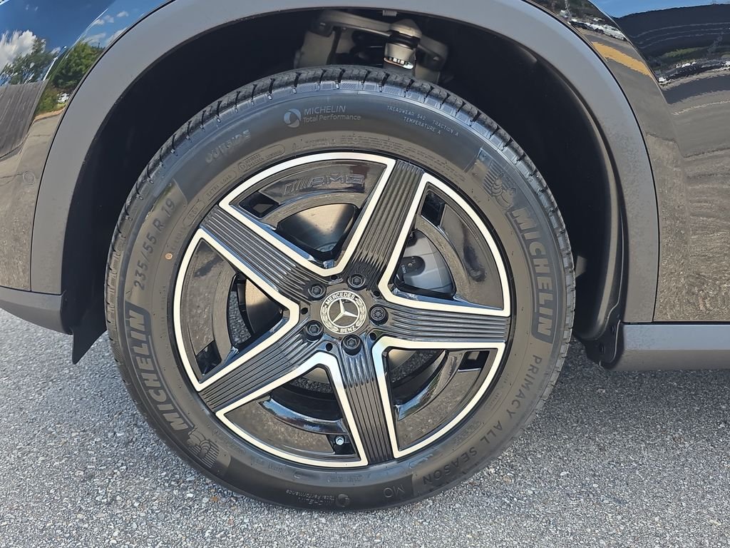 New 2026 Black Mercedes-Benz GLC 300 image 9