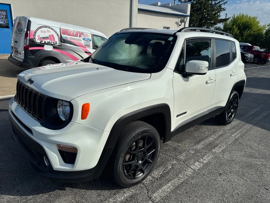 Certified Used 2020 Alpine White Clearcoat Jeep Latitude image 13