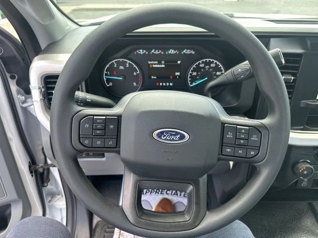 2025 Ford F-450 Super Duty Chassis Cab XL - Photo 27