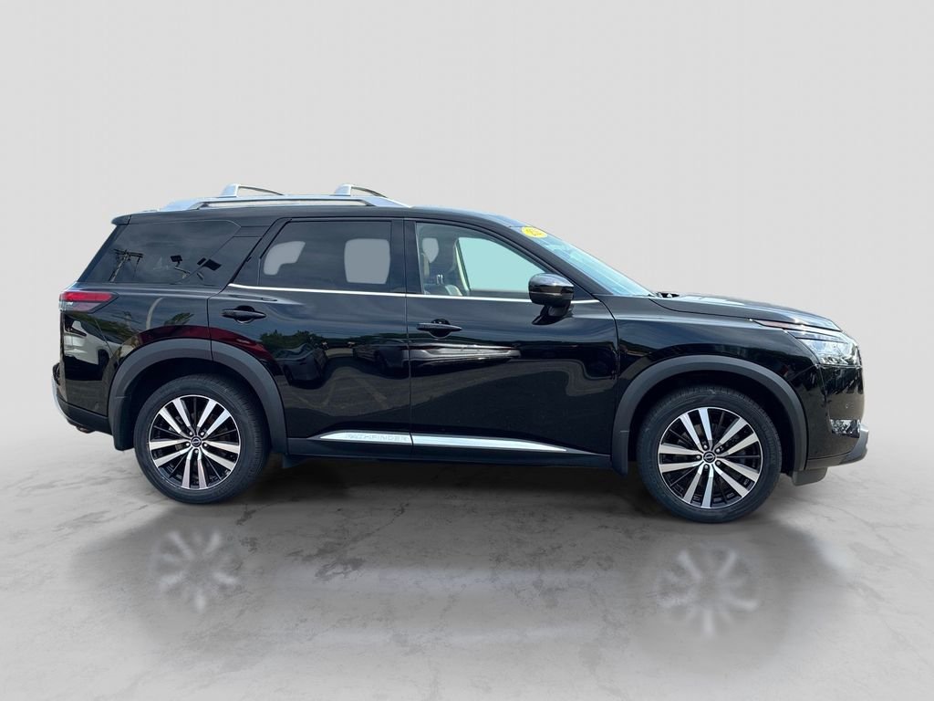 Used 2025 Black Nissan Platinum image 8